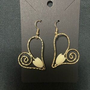 Pikake Flower Heart Hamilton Gold Earrings (New)